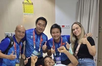 Nguyễn Xuân Son ăn mừng ngôi vô địch AFF Cup 2024 trong bệnh viện