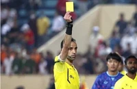 Vua thẻ Yahya Al Mulla cầm còi trận tuyển Việt Nam - Lào ngày 25-3
