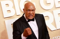 Huyền thoại George Foreman qua đời; Đối thủ của tuyển Việt Nam đánh bại Singapore
