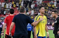 Ronaldo tan vỡ giấc mơ vàng