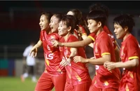 "Tinh thần chiến binh” gặp "không bao giờ gục ngã"