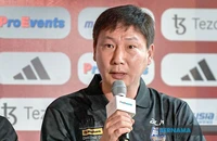 HLV Kim Sang-sik: “Chúng tôi chỉ tập hai buổi mà đánh bại MU như đá cùng nhau 20 năm” 