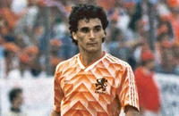 Nhà vô địch Euro 88 - HLV Gerald Vanenburg muốn Indonesia truất ngôi vô địch của U-23 Việt Nam