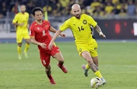 Cầu thủ đua nhau về “cái ao làng” thì mơ gì World Cup?! 