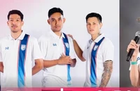Madam Pang đi rao bán áo cứu bóng đá Thái Lan