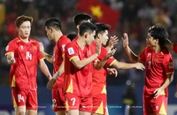 HLV Masatada Ishii đem “dao mổ trâu giết gà”, còn HLV Kim Sang-sik lại tự tin