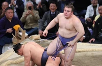 VĐV người Ukraine trở thành nhà vô địch Sumo trên đất Nhật Bản