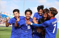 SEA Games 33 chỉ còn hai đội bóng ở bảng A, ngọn đuốc Olympic mùa đông đã cháy
