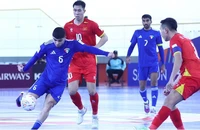 Tuyển Việt Nam và Thái Lan cùng thắng là đi tiếp