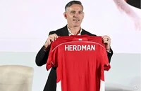 HLV John Herdman thất vọng quá khứ của tuyển Indonesia
