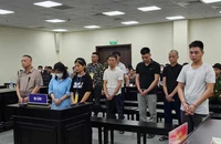 Vợ chồng, con cái vào tù vì khai thác cát trái phép