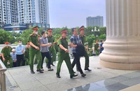Đang tuyên án 54 bị cáo vụ chuyến bay giải cứu