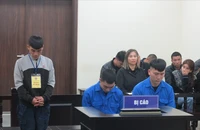 Mua bán pháo hoa nổ, 3 thanh niên lãnh án tù
