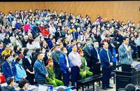 Hơn 1.000 người tham gia phiên tòa xét xử chủ tịch Tân Hoàng Minh