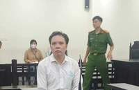 Cựu Vụ trưởng ra tòa kêu oan, nói không lừa ông chủ Tân Hoàng Minh
