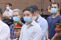 Vòng xoáy ‘ăn tiền’ đưa công dân về nước tránh dịch Covid-19