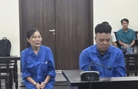 Chủ văn phòng bất động sản dùng miếng mồi làm giúp sổ hồng để lừa đảo