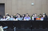 Đánh bạc 10 triệu USD, ra tòa nói bị u mê, đang ăn chay hướng thiện...