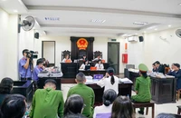 Cựu Hiệu trưởng sai phạm dạy thêm nói "nếu áp dụng máy móc thì không thể thực hiện được"