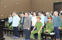 Chủ doanh nghiệp khai mang 200.000 USD đến nhà riêng cựu Thứ trưởng để hối lộ 