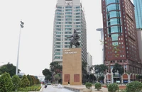 Tượng đài Đức thánh Trần Hưng Đạo trước ngày khánh thành
