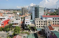 Lạ mắt với ngôi nhà bao bọc bởi thép gỉ 