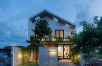 Độc đáo 1 ngôi nhà lớn chứa 3 ngôi nhà nhỏ