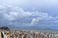 Lượng khách đổ về Bà Rịa - Vũng Tàu tăng mạnh dịp lễ