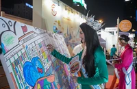 Đặc sắc bức tranh Doodle lớn nhất Việt Nam về du lịch TP.HCM 