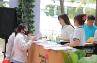 Khách mạnh tay chốt tour gần 100 triệu đồng tại Ngày hội Du lịch