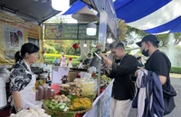 Nghỉ lễ 30-4, đến Thảo Cầm Viên thưởng thức ẩm thực 3 miền 