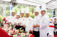 Hấp dẫn 200 món ăn từ sen lập kỉ lục Việt Nam