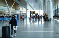 Khách về TP.HCM tăng mạnh, sân bay Tân Sơn Nhất vẫn thông thoáng