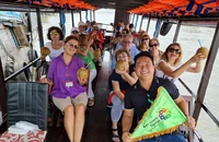 Du lịch Tết Bính Ngọ: Tour ngoại sớm ‘khóa sổ’, tour nội địa hút khách