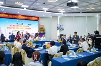 Hàng không triển khai đồng loạt giải pháp để vượt bão giá xăng dầu