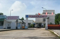 Cách hết chức vụ đối với giám đốc CDC Hậu Giang ‘trả lại quà’
