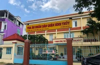 Đã qua đời gần 6 tháng, vẫn 'đến' văn phòng công chứng tặng đất cho con