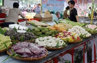 Người dân ùn ùn đổ về Lễ hội Bánh dân gian Nam bộ tại Cần Thơ