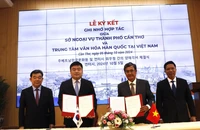 Tổng Lãnh sự quán Hàn Quốc dẫn đoàn đến thăm và làm việc tại TP Cần Thơ