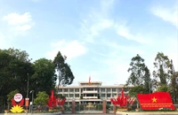 Người dân TP Cần Thơ có thể xem truyền hình trực tiếp diễu binh qua màn hình LED tại trụ sở UBND TP