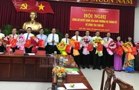 Thành uỷ Cần Thơ trao quyết định nghỉ hưu trước tuổi cho 12 cán bộ