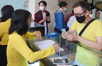 Giá vàng SJC cao kỷ lục so với thế giới
