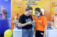 Người dân thích ứng nhanh với thanh toán không tiền mặt