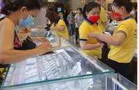 Giá vàng nhẫn 'nóng bỏng tay', có nơi trên 75 triệu đồng/lượng