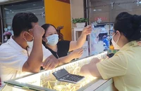 Giá vàng 9999, SJC rơi nhanh đến chóng mặt