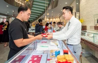 Giá vàng 9999 rơi về vùng 54 triệu đồng/lượng