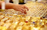 Giá vàng 9999, SJC lao dốc không phanh