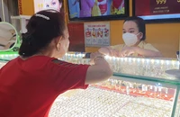Sốc với tốc độ leo thang giá vàng miếng SJC hôm nay