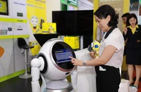 Ngân hàng chạy đua chuyển đổi số để phục vụ khách