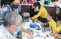Vàng miếng SJC tăng sốc, nhà đầu tư vẫn lỗ nặng?